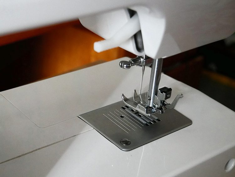 Sewing Machine Singer 1412 - Image 19